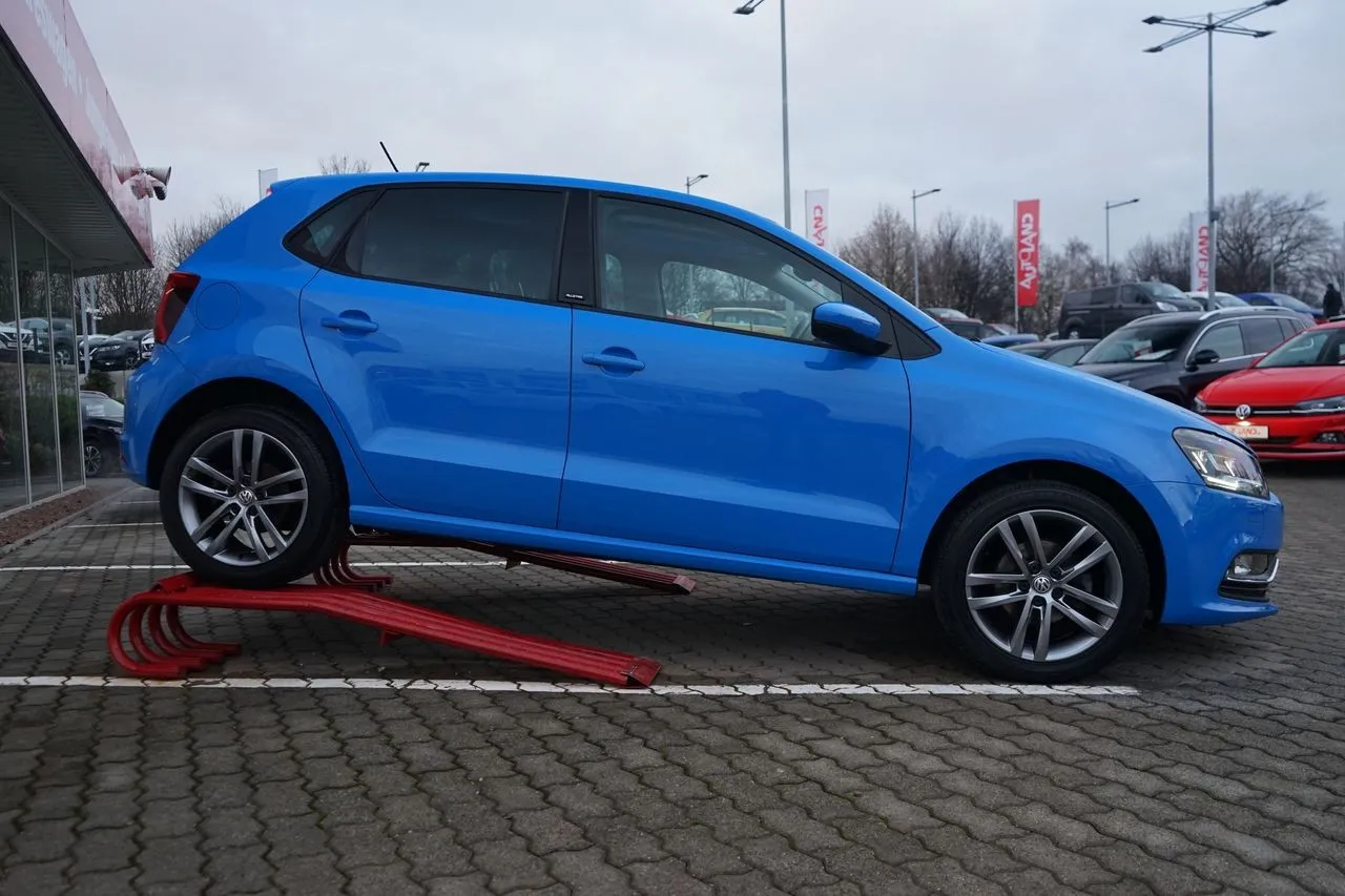 Volkswagen Polo 1.2 TSI ALLSTAR Navi...  Image 2