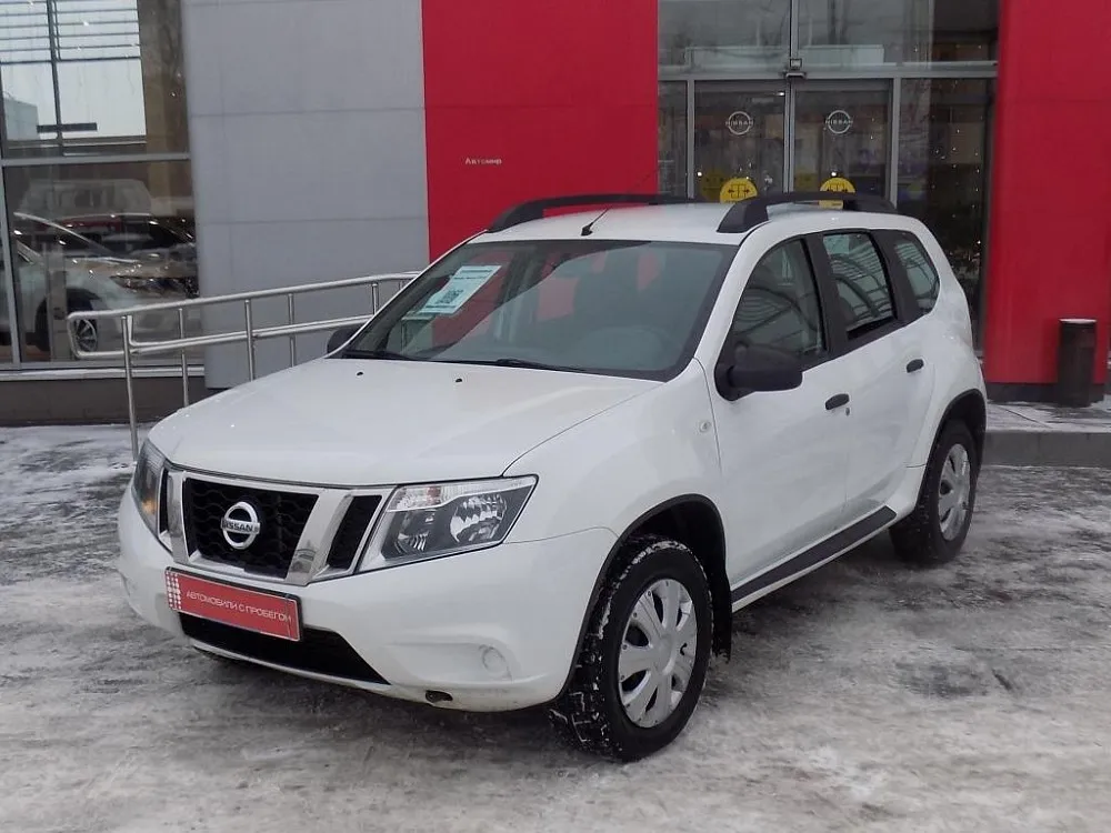 Nissan Terrano Image 1